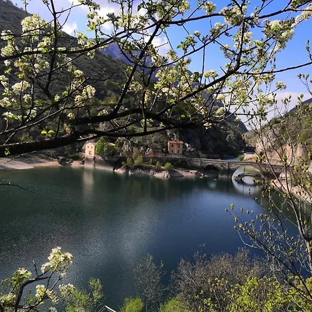 La Casetta Di Anna Appartement Villalago
